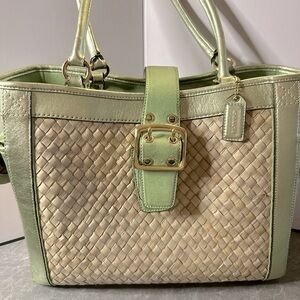 💚✨Pristine condition Coach woven tote with green metallic and suede detail
